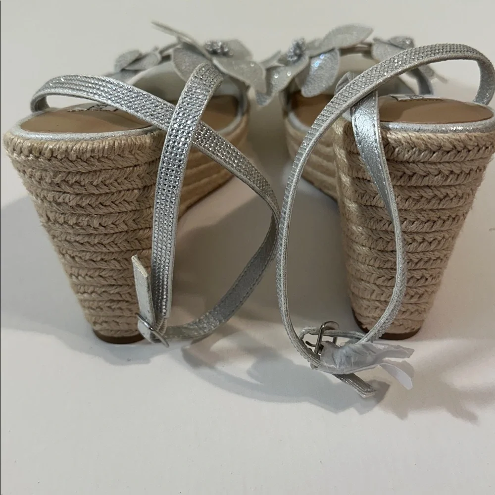 NEW STEVE MADDEN Womens Applique Faux Leather Wedge Sandal